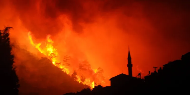 Ödemiş yangını 25. saatinde: 'Çaresizliğin tam da içindeyiz'