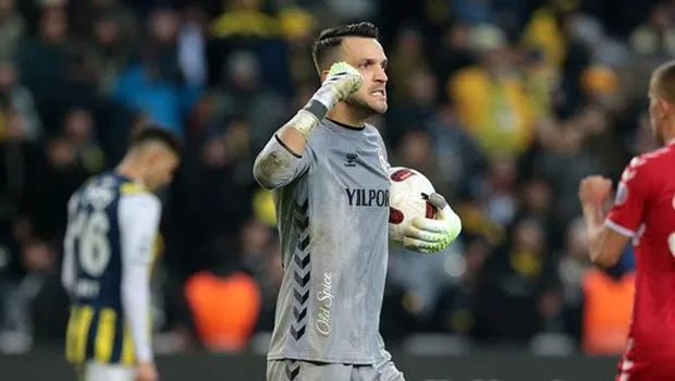 Okan Kocuk 'Süper Lig'in vazgeçilmezi' oldu