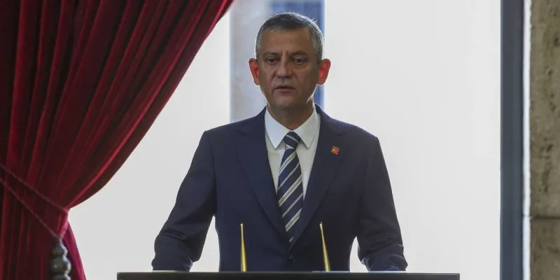 Özgür Özel'den Anıtkabir Çıkışı: Partimizi Savunacağız!