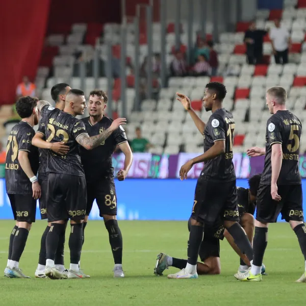Trabzonspor Antalya'yı Deplasmanda Devirdi! İşte Maçın Özeti