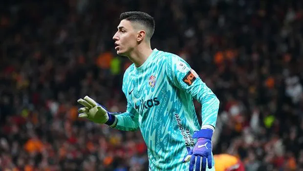 Berke Özer'e Fransız Kancası! 40 Milyonluk Kaleci Yerine Mi?