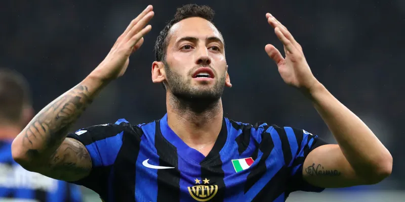 Çalhanoğlu Galatasaray'a mı Geliyor? TRT Son Noktayı Koydu!