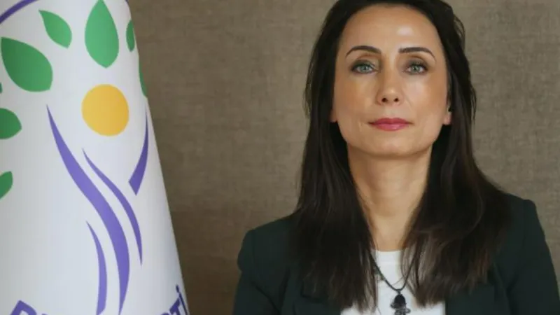 Tülay Hatimoğulları'ndan CHP'ye ziyaret